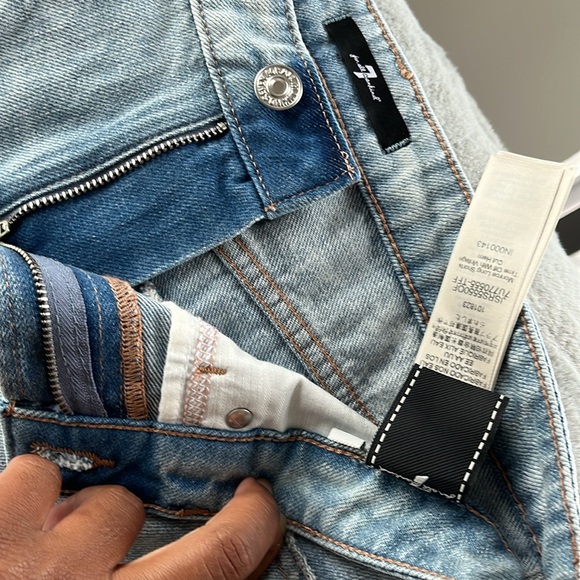 Authentic 7 For All Mankind denim women’s shorts - Picture 6 of 7